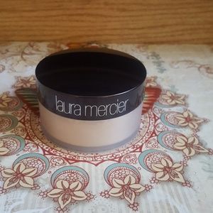 Laura Mercier setting powder.